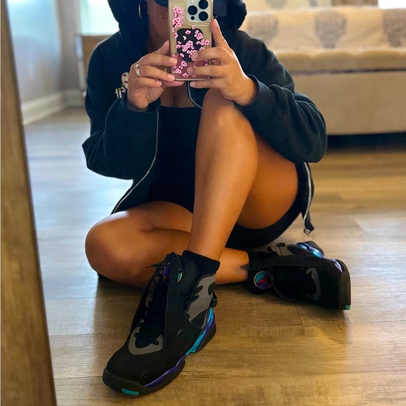 Jordan’s 8 Retro Aqua - Picture 3 of 4